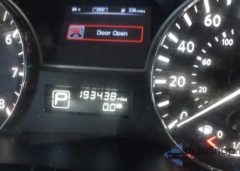 2015 Nissan Pathfinder Sv z USA, uszkodzony, nr VIN 5N1AR2MM2FC608267